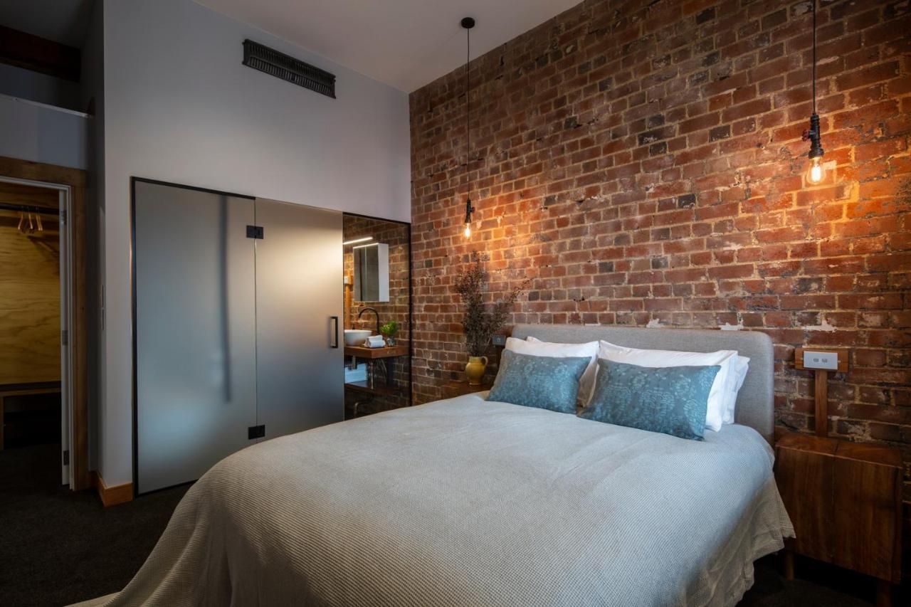 The Thomas Gregg Apartment *