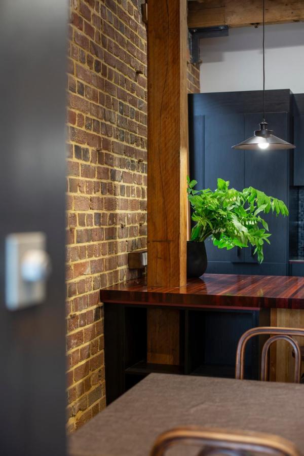 The Thomas Gregg Apartment *
