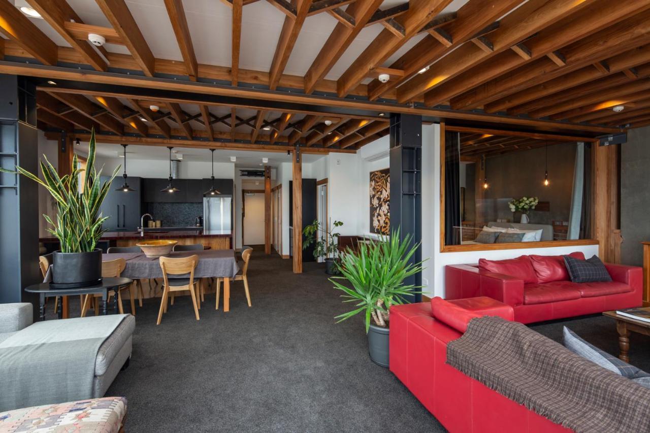 The Thomas Gregg Apartment *